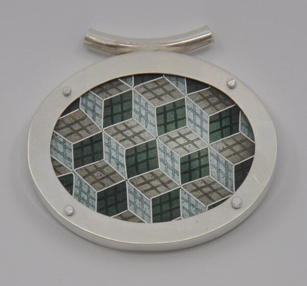 Geometric pendant