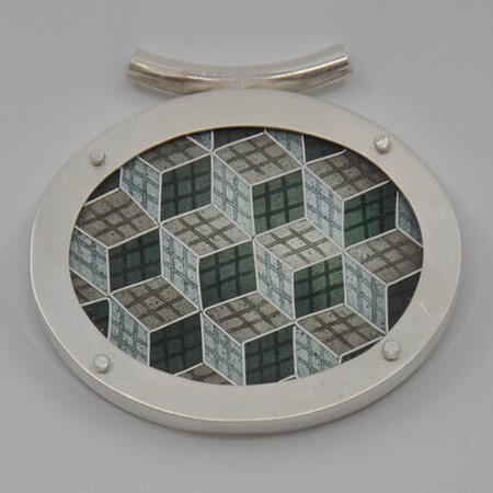 Geometric pendant