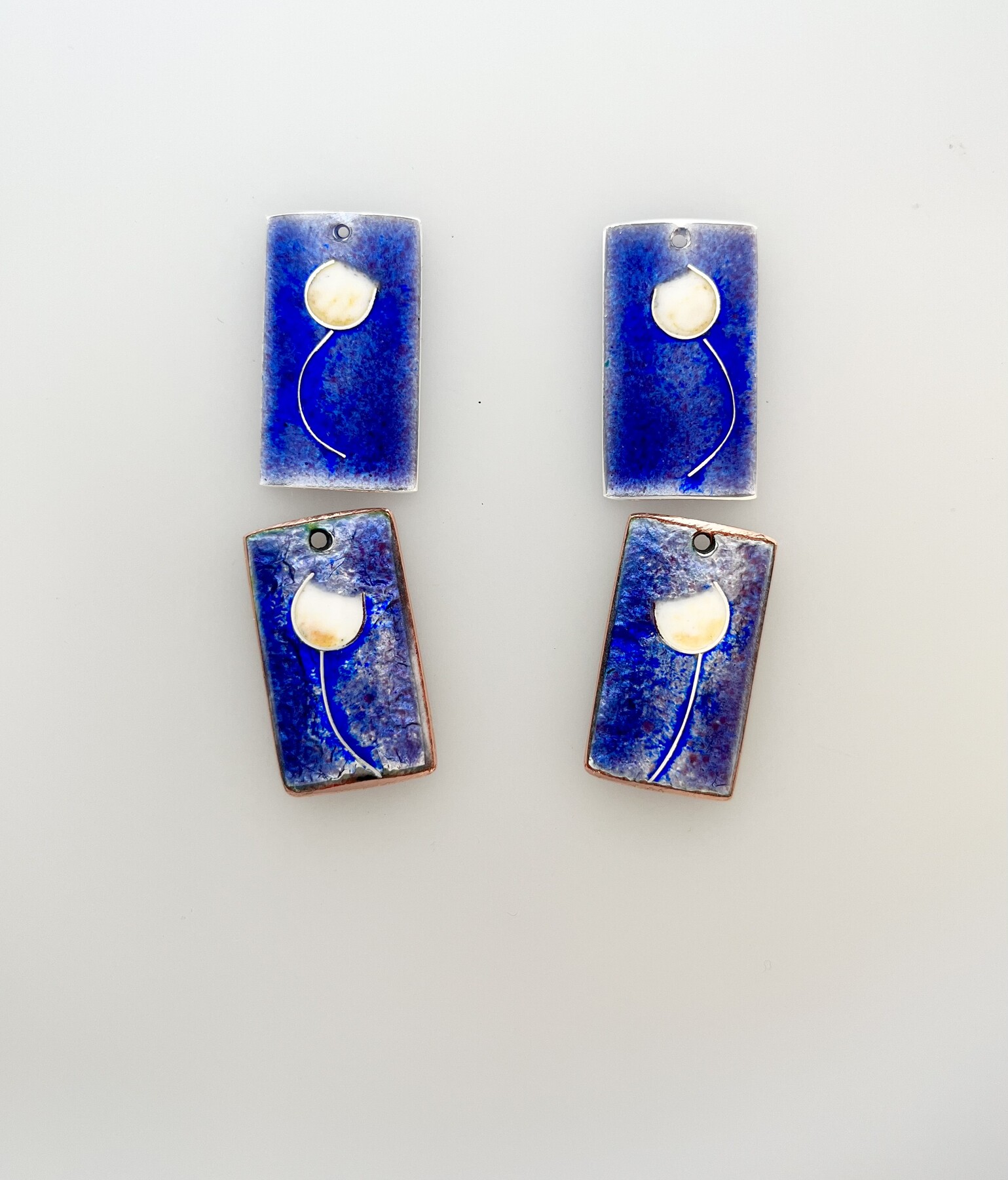 Pair of earrings