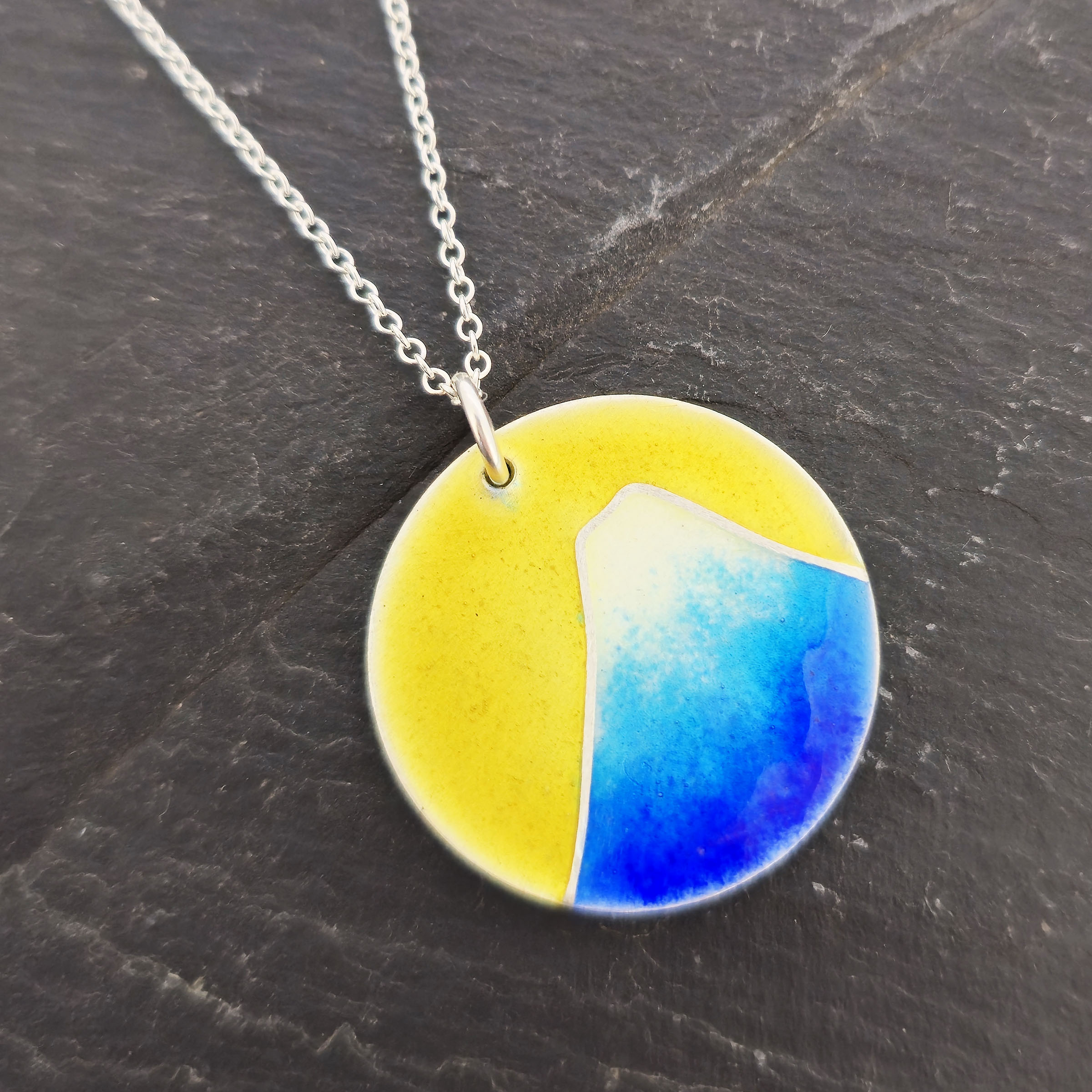 Mountain pendant necklace